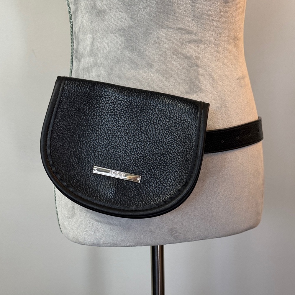 Steve Madden Black belt Bag EUC